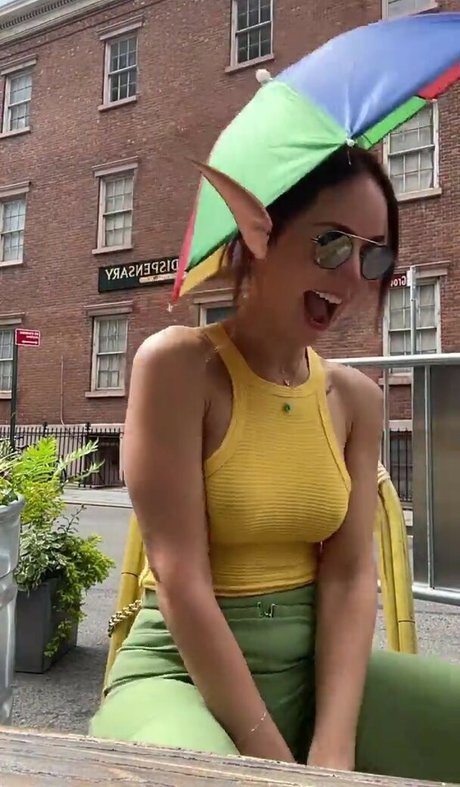 Camila Sodi エロティックなスター 画像