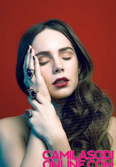 Camila Sodi アダルト女優 アーカイブ