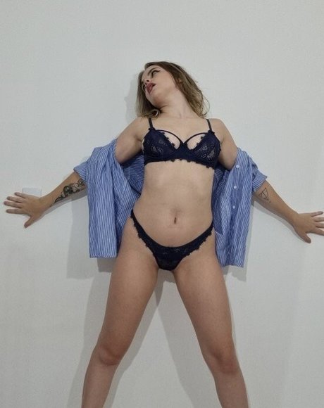 オイルを塗った巨乳オンリーファンズ 無料エロ 画像