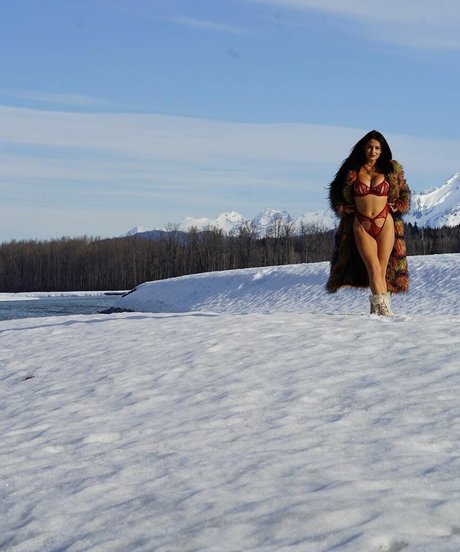 Pashence Marie 裸のモデル ギャラリー