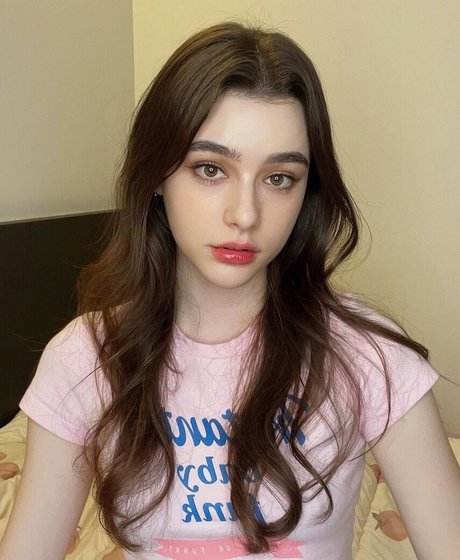 Dasha Tarab ポルノモデル 写真