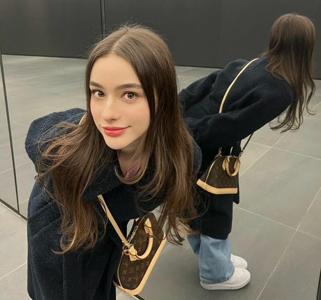 Dasha Tarab かわいいポルノスター ギャラリー