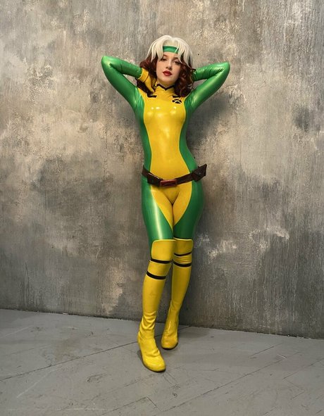 Anastasia Galuzina ポルノスター ギャラリー