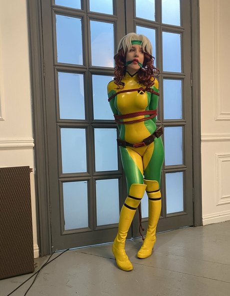 Anastasia Galuzina セックスポルノスター 写真