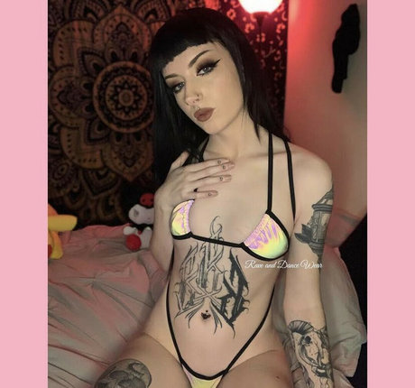 いちごミルクオンリーファンズ セクシーヌード 画像