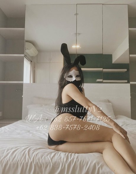 黒髪の熟女オンリーファンズ アダルト無料 写真