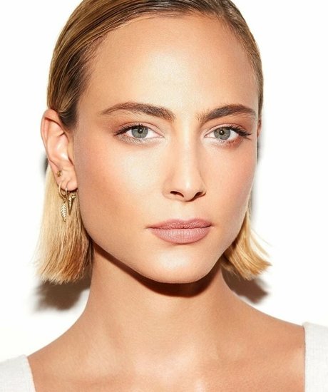 Nora Arnezeder XXXモデル 画像