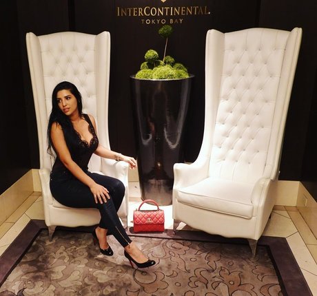 巨尻熟女オンリーファンズ HD 画像