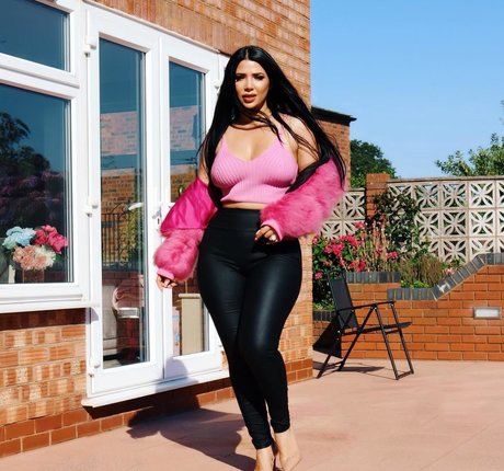 トランス熟女オンリーファンズ 無料ポルノ 画像