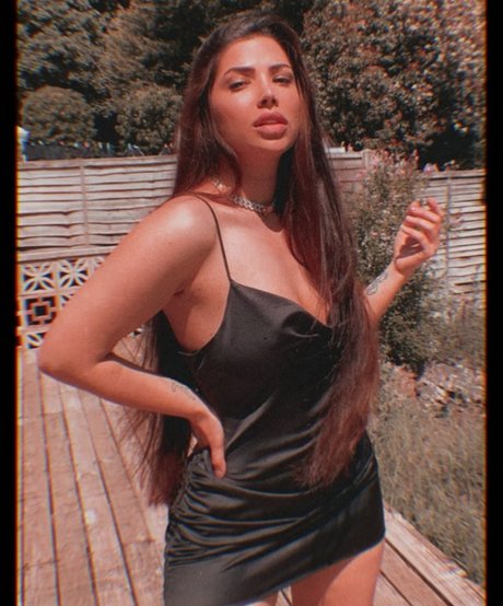 デカ尻ティーンオンリーファンズ ポルノ アーカイブ