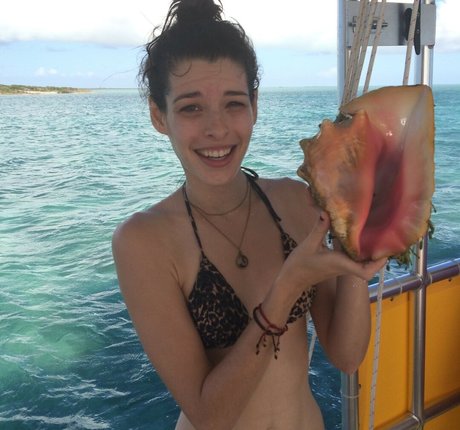 Carly Foulkes 高品質モデル 写真