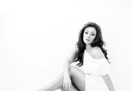 Leah Remini XXXモデル 画像