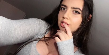 okmilky ポルノ女優 写真