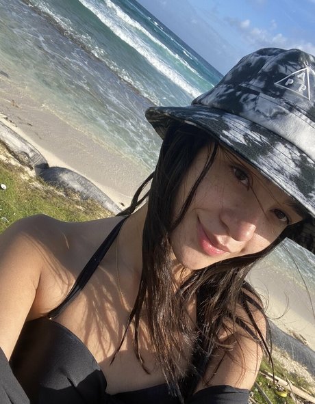 ティーンランジェリーオンリーファンズ HD 写真