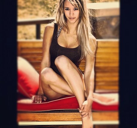 日本の熟女オンリーファンズ アダルト ギャラリー