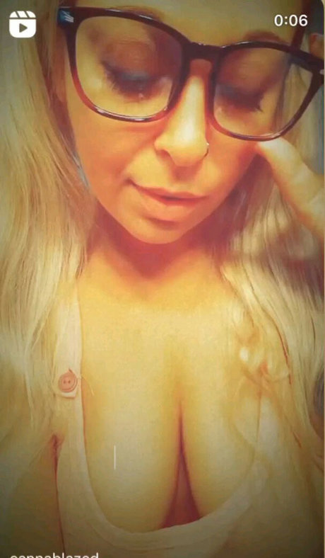 Cannablazed 美しいモデル ギャラリー