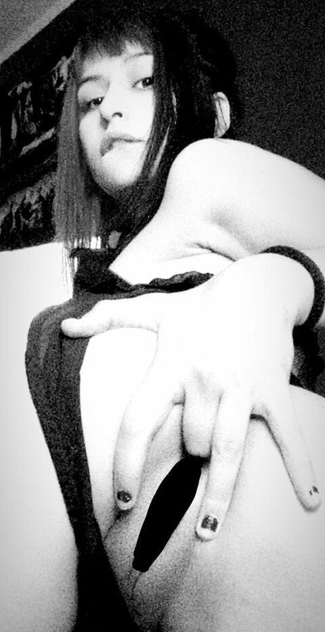 Sadlyxdust セクシーモデル 写真