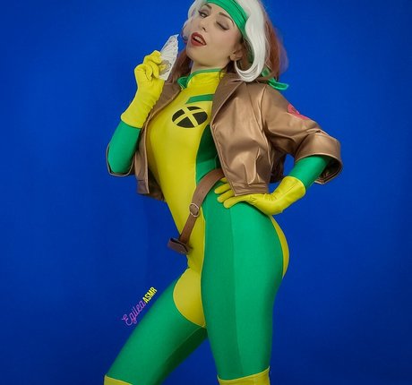 かわいいシーメールオンリーファンズ 裸 ギャラリー