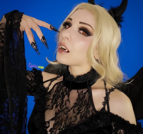 Egilea ASMR 裸のモデル 写真