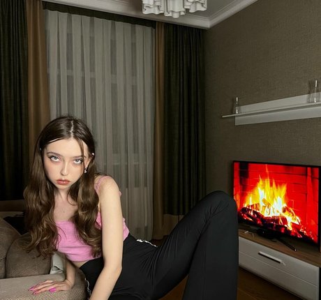 ぽっちゃりティーンオンリーファンズ アートポルノ 画像