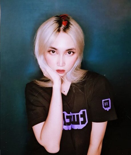 facedwithfate モデル 写真