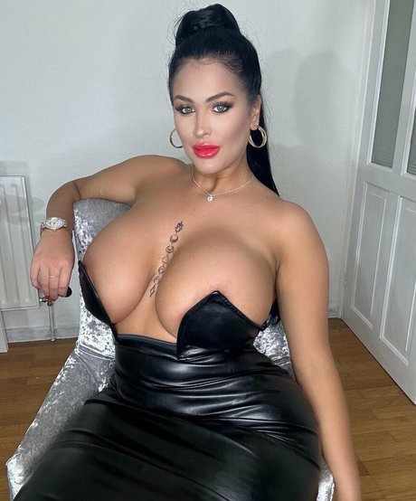 Camilla Rose 女優 画像