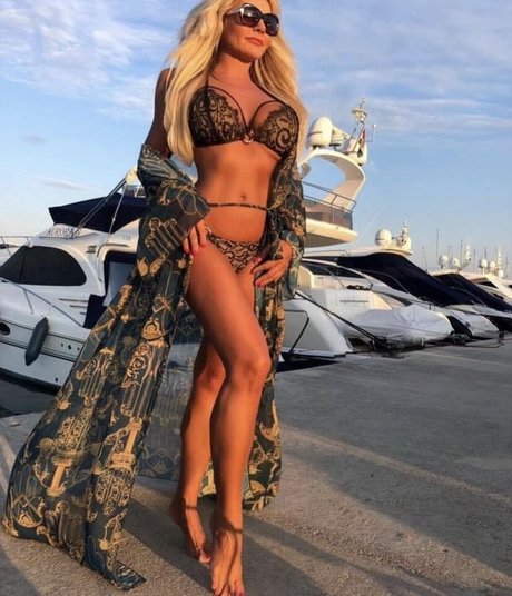 Lenka Dragounova ポルノスター アート アーカイブ