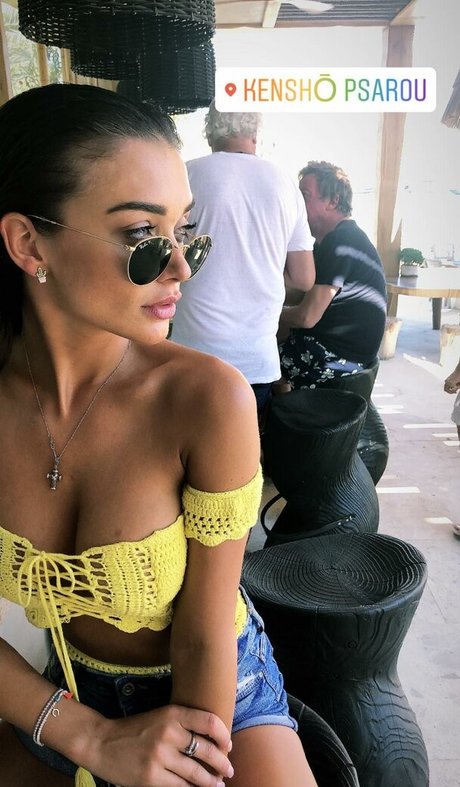 Amy Louise Jackson アダルトスター ギャラリー