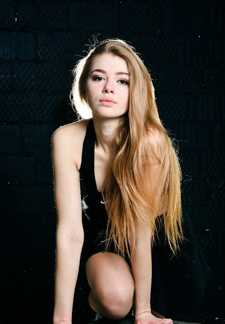 Anastasiya Ukolova 限定スター 写真