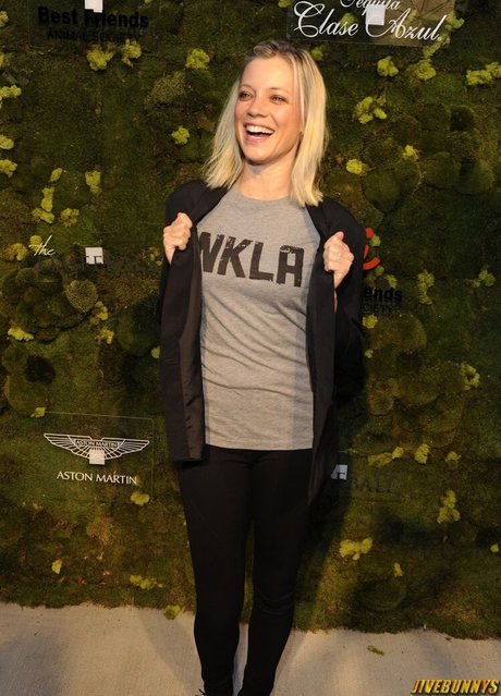 妻のアナルオンリーファンズ セクシーヌード 写真