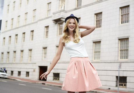 デカ尻ティーンオンリーファンズ 美しいヌード 写真