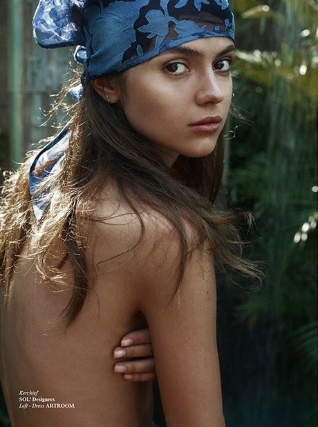 Arina Perchik 裸モデル 写真