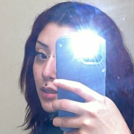 オンリーファンズを崇拝する えろ 写真