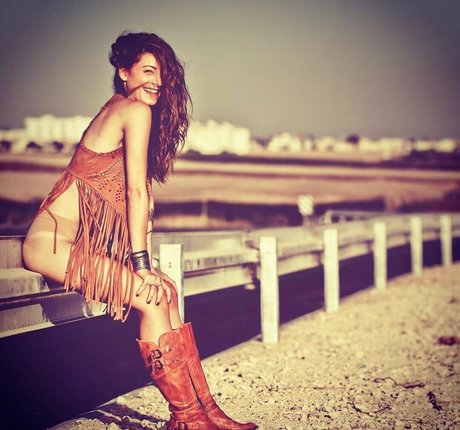 Yael Gayaa 無料スター 写真