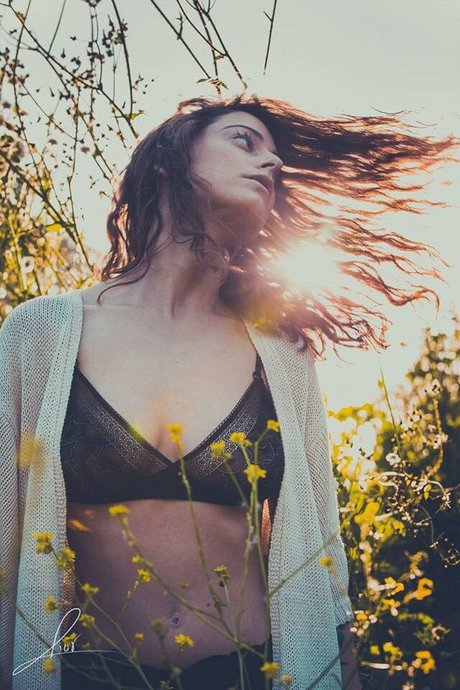 Yael Gayaa ポルノモデル 写真