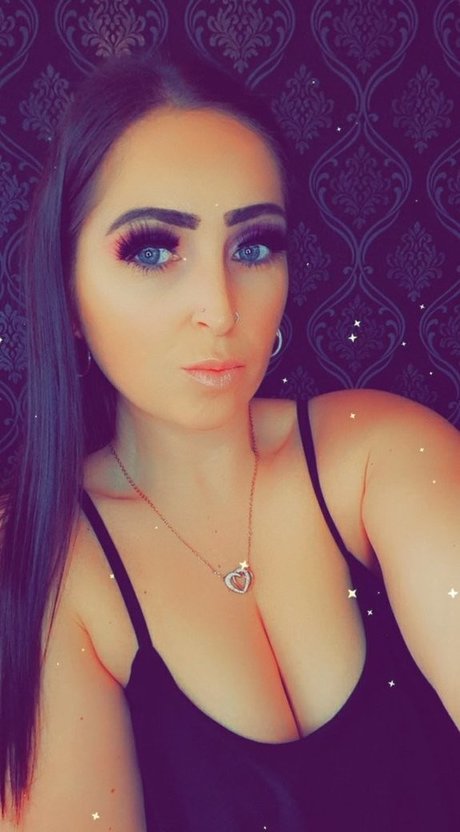 巨乳アマチュアオンリーファンズ ホット裸 写真