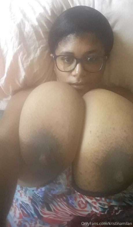 Kristina Milan エロティックモデル 画像