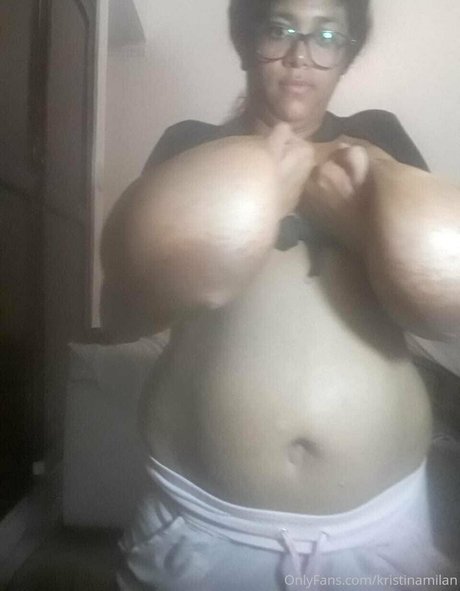 Kristina Milan ヌードモデル 写真