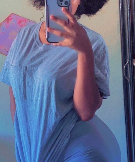 Sphakia Sanon モデル 写真