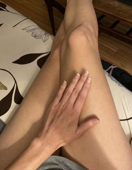 イギリスのおばあちゃんオンリーファンズ 美しい裸 写真