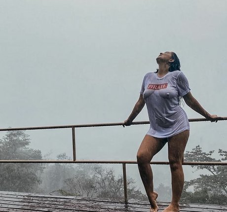 ThisMamaDrinks 裸の女優 画像