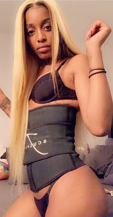 Its alani 完璧なモデル アーカイブ