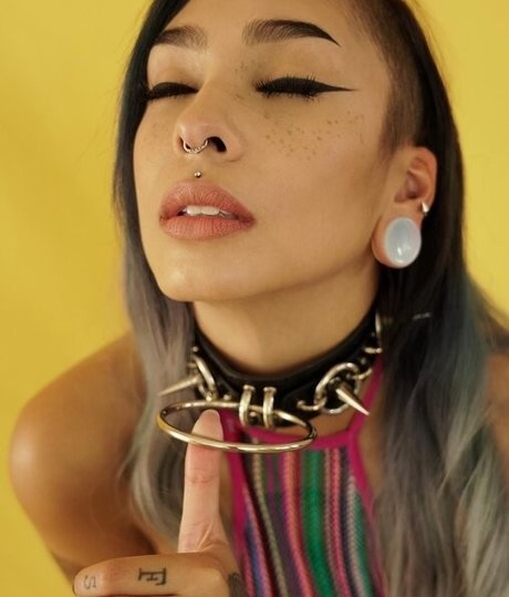 Fawnie 可愛いモデル 画像