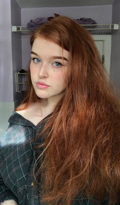 大きなプッシー唇オンリーファンズ えろた 画像