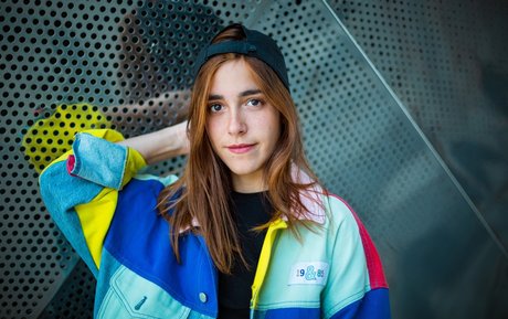 Lou Howard アートスター アーカイブ