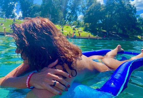 巨乳熟女オンリーファンズ ヌード ギャラリー