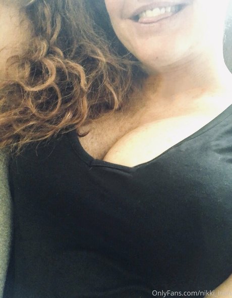 ジャークオンリーファンズ セクシーヌード 写真