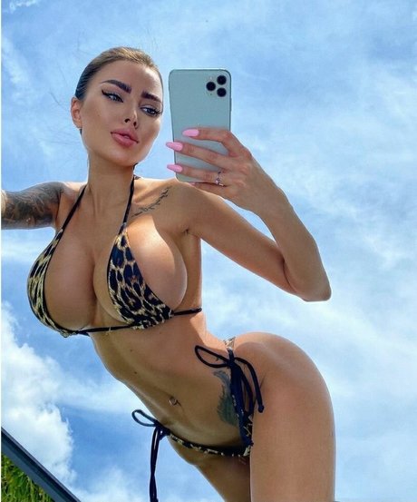 角質の女の子オンリーファンズ アート裸 アーカイブ