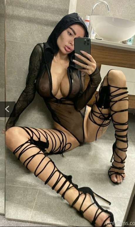 裸の女の子オンリーファンズ トップ アーカイブ