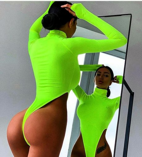 小柄な足オンリーファンズ ヌード ギャラリー